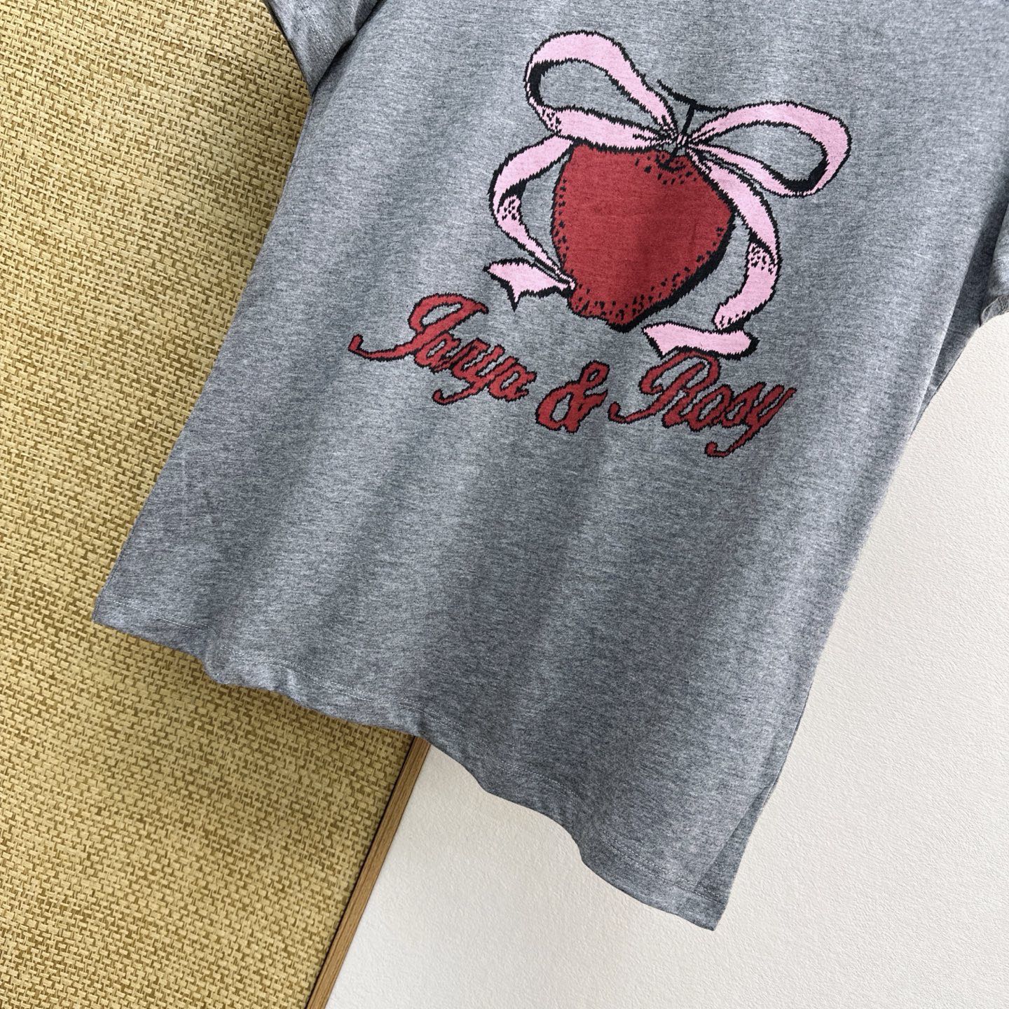 Women's short sleeves